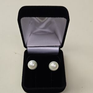 Elegant Pearl Stud Earrings 10mm